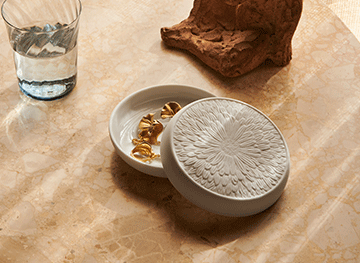 【インスタライブ　1月14日(金)　18:00～】ロイヤル コペンハーゲンとヒュッゲなひと時  ～お花でおうち時間をもっと素敵に～