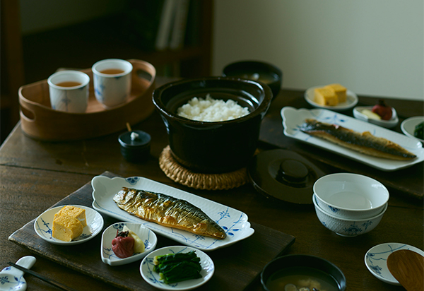 SEASONAL JOURNAL ロイヤル コペンハーゲンと、暮らしの歳時記 01 / 一粒万倍日に、素敵な食器を迎える
