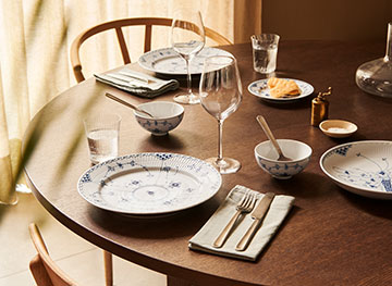 Bring Beauty to the Table 王道の美、ブルーフルーテッド プレインより新作登場