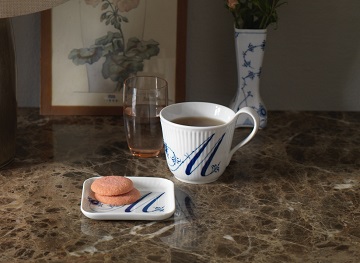 アルファベット スモールマグ/アルファベットコレクション 8月26日(水)東京・丸の内　本店、心斎橋大丸、オンラインショップ　先行発売