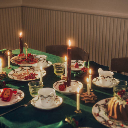 スターフルーテッド クリスマス テーブルクロス グリーン