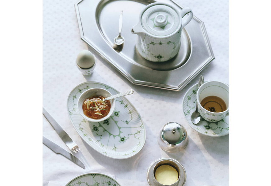 静けさと温もりをまとう、グリーンフルーテッド プレイン